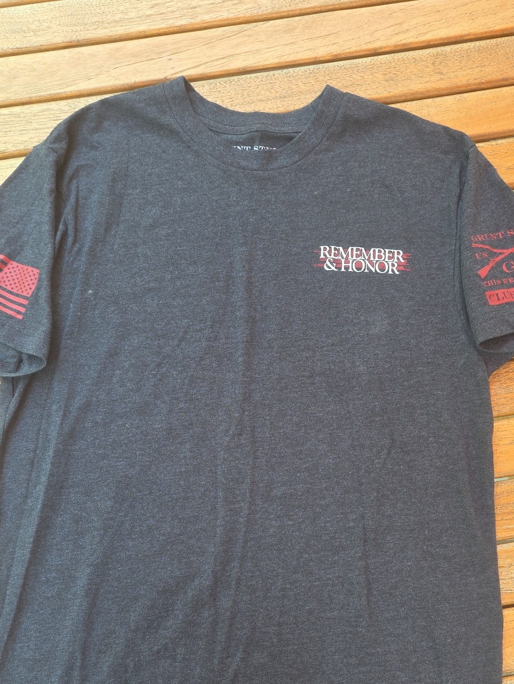 Grunt Style Men's Black Remember & Honor Graphic Tee